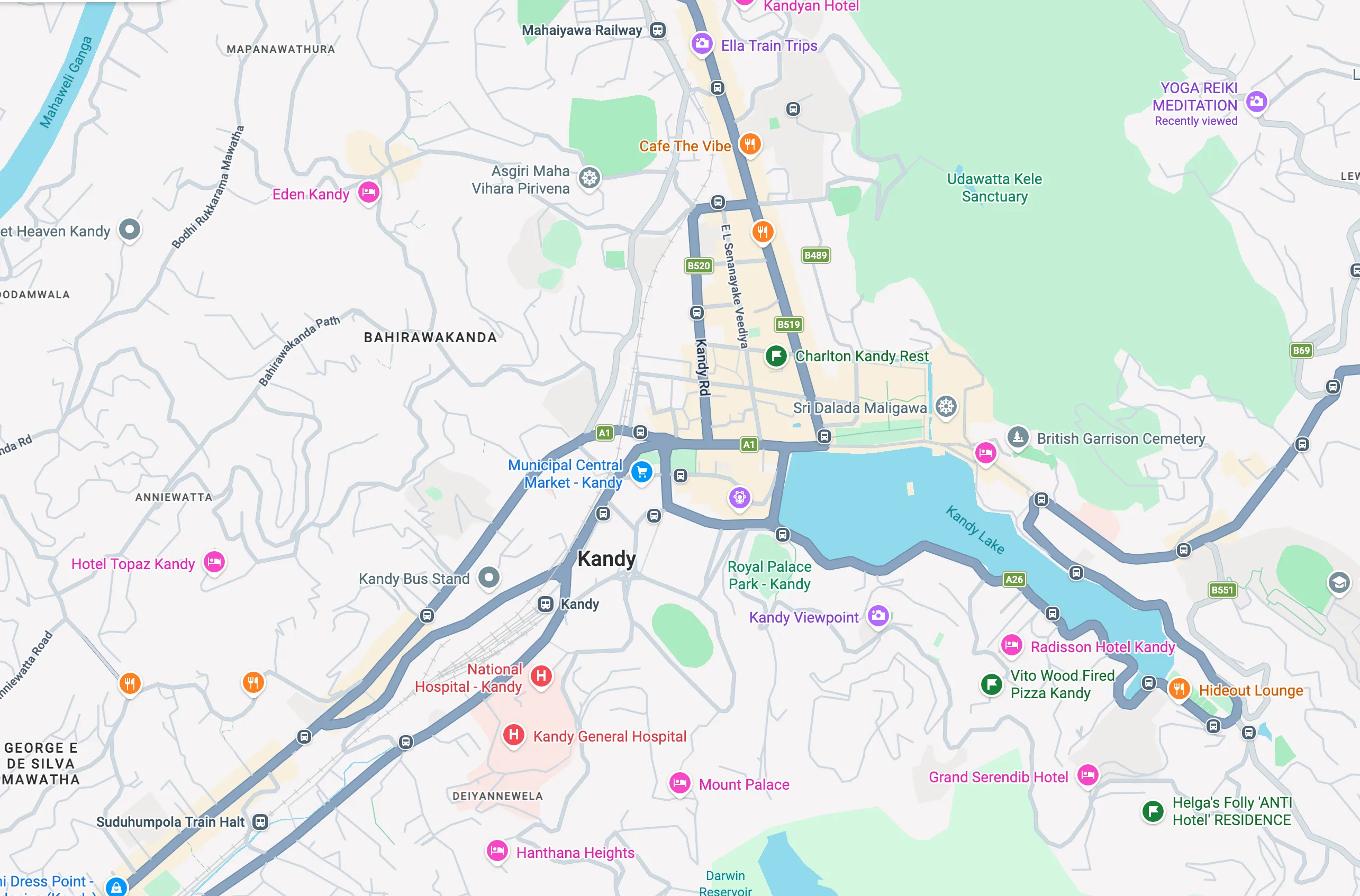 Map of central Kandy showing the lake, temple precinct and transport hubs